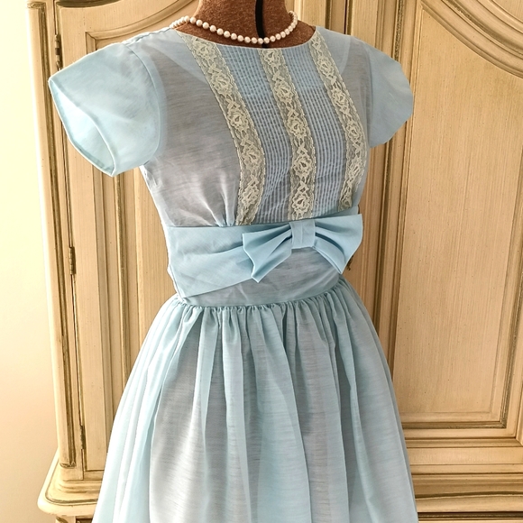 Vintage Dresses & Skirts - STUNNING, RARE VINTAGE 1950S PARTY DRESS WITH PINTUCKS, LACE AND CRINOLINE!